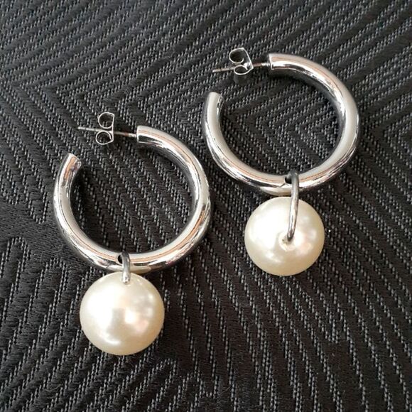 NWOT Zara Silvertone and Faux Pearl Hoop Earrings - Picture 1 of 10